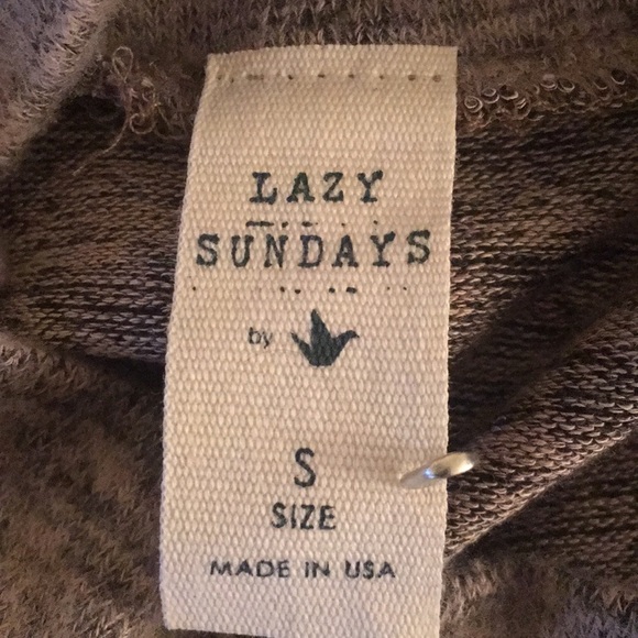 Sleeveless mock neck dress - Picture 4 of 6